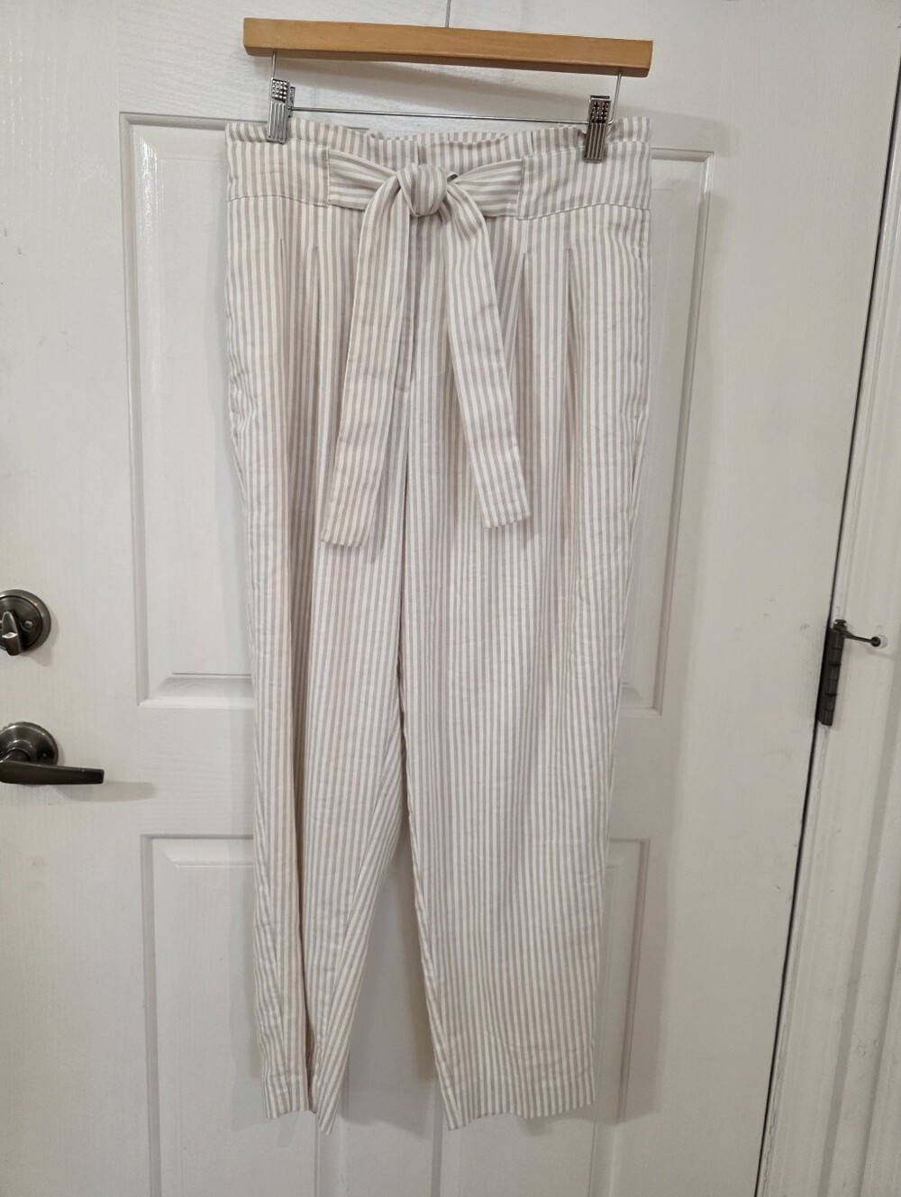 Ann Taylor Cream & White Striped Paperbag Waist Straight Leg Pants